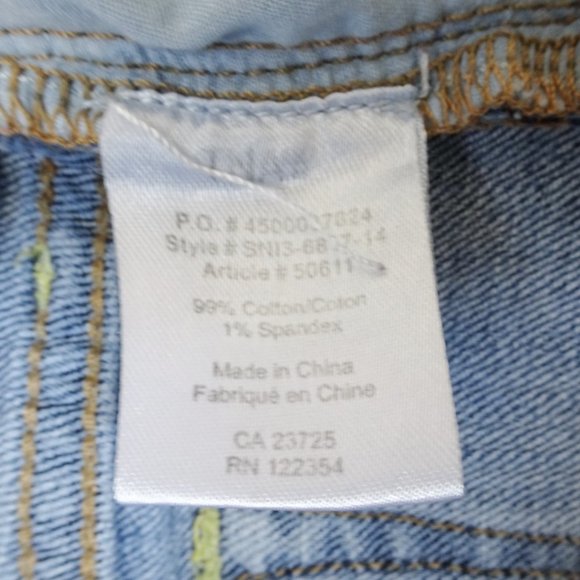 Aritzia TNA Blue Denim Mid Rise Raw Hem Shorts - Picture 4 of 4